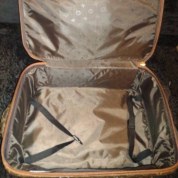 Brn/Tan Rolling Luggage Monogram - Picture 5 of 8